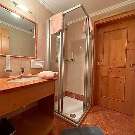 Bacher Hotel